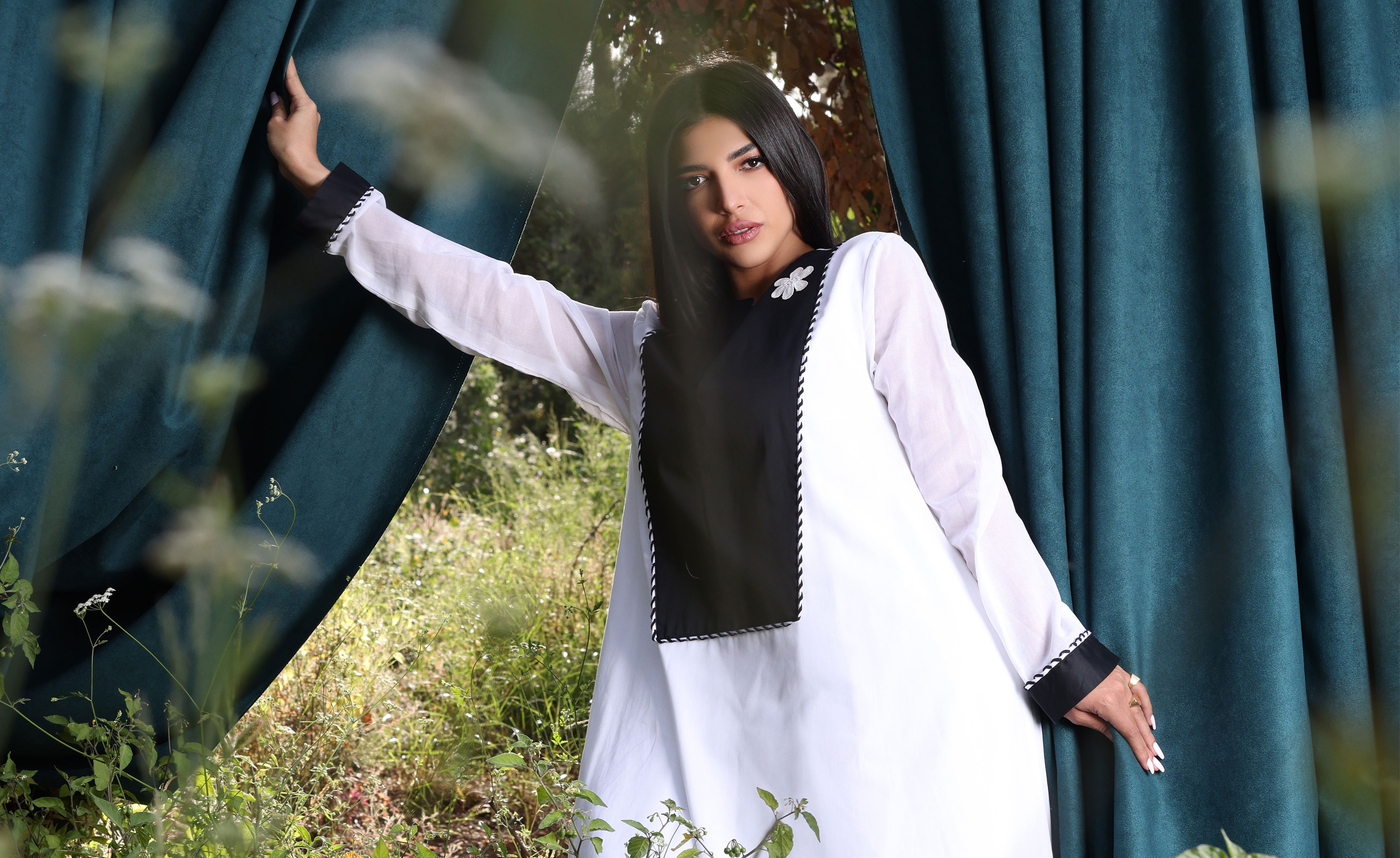 5 Unique Ways to Style Your Abaya for Any Occasion